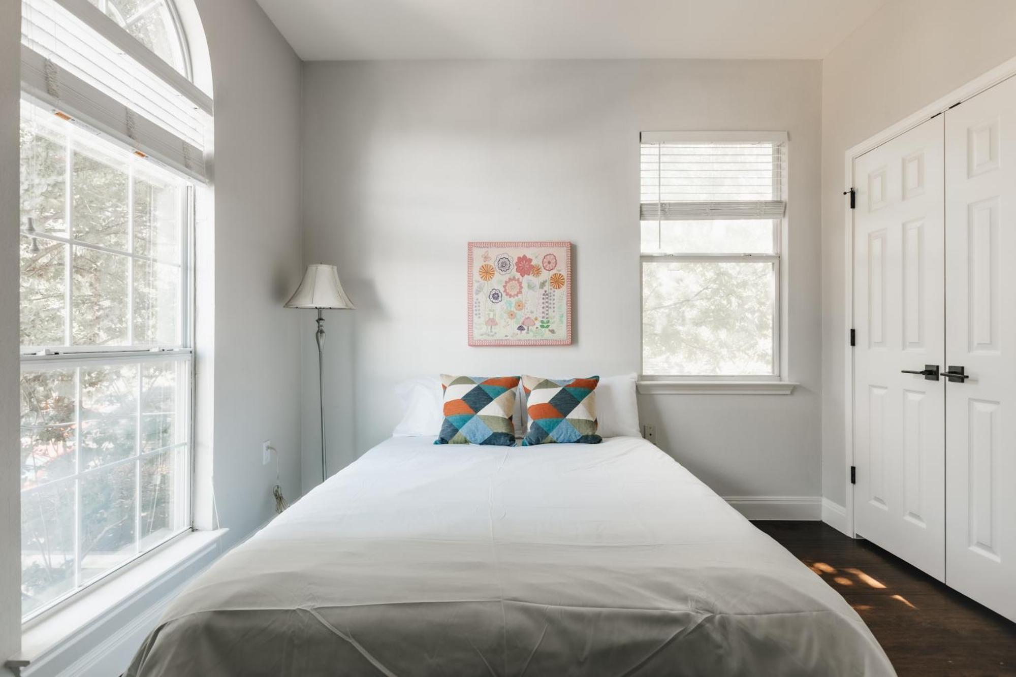 Stylish Downtown Escape, Walk To Brewery -Pool & Relaxation Villa Austin Bagian luar foto
