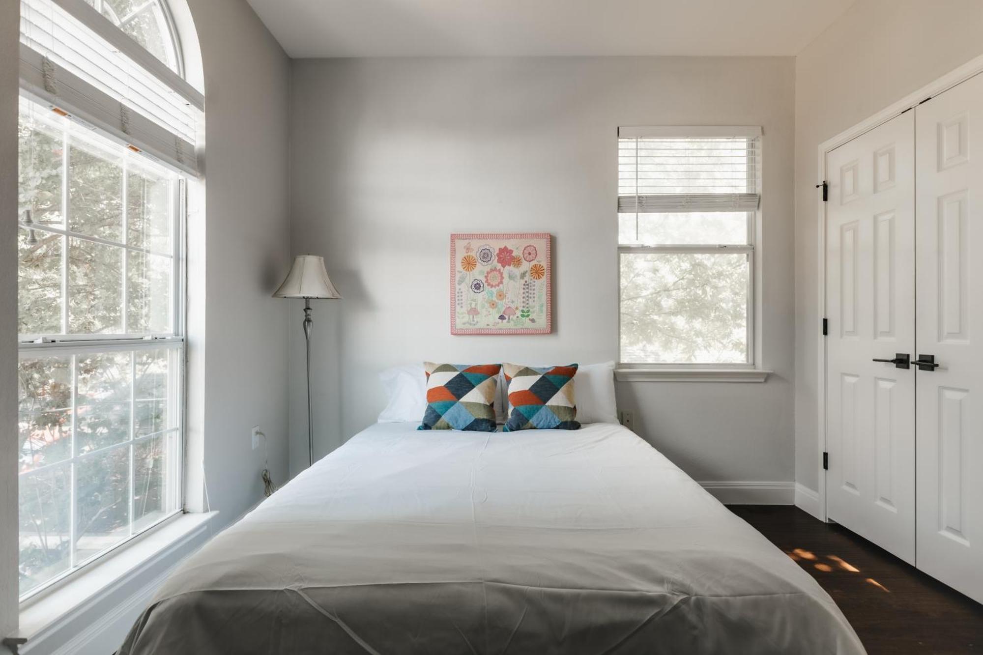 Stylish Downtown Escape, Walk To Brewery -Pool & Relaxation Villa Austin Bagian luar foto