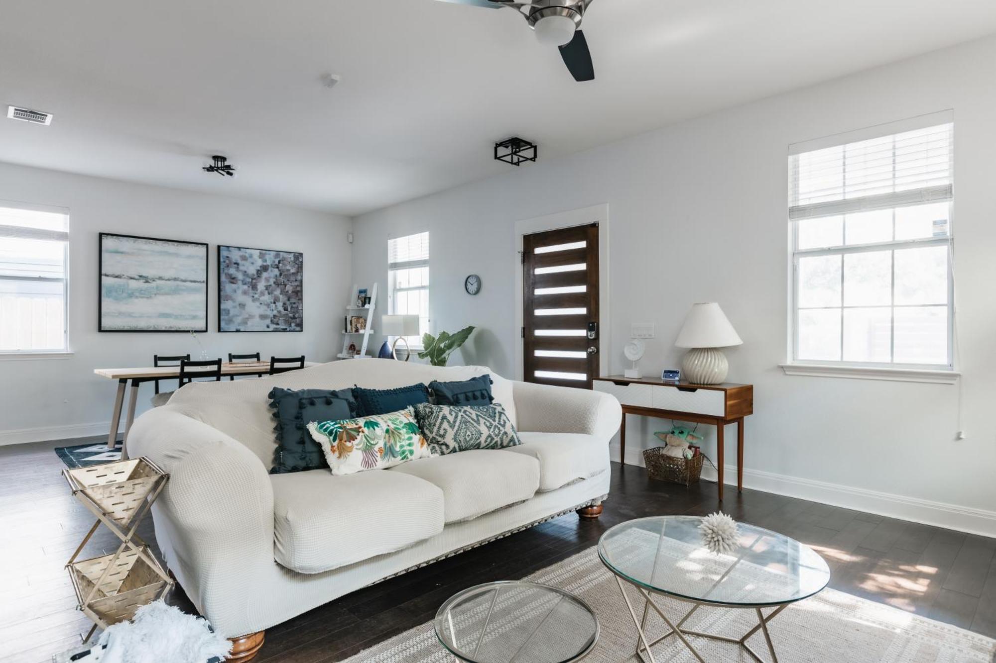 Stylish Downtown Escape, Walk To Brewery -Pool & Relaxation Villa Austin Bagian luar foto