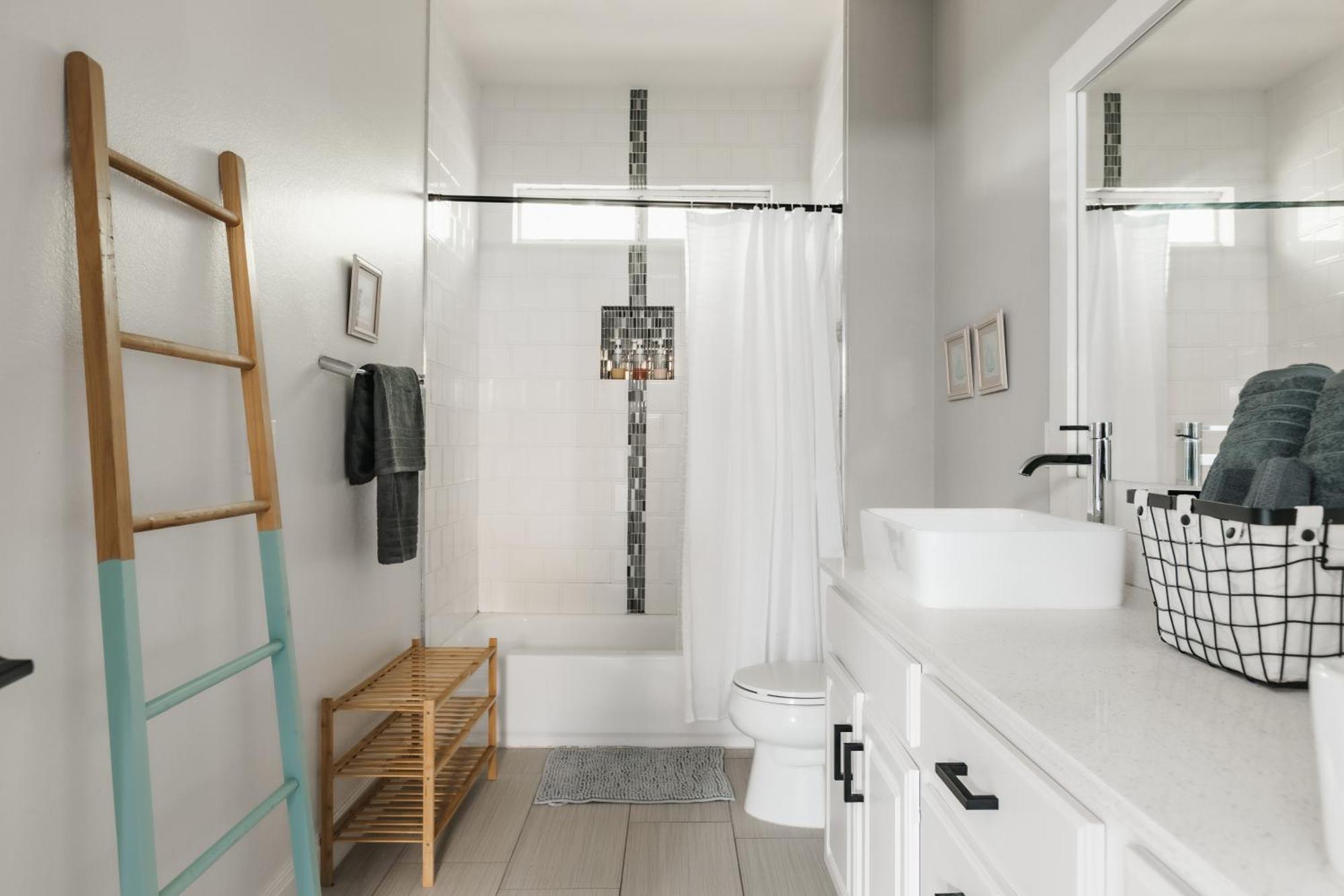 Stylish Downtown Escape, Walk To Brewery -Pool & Relaxation Villa Austin Bagian luar foto