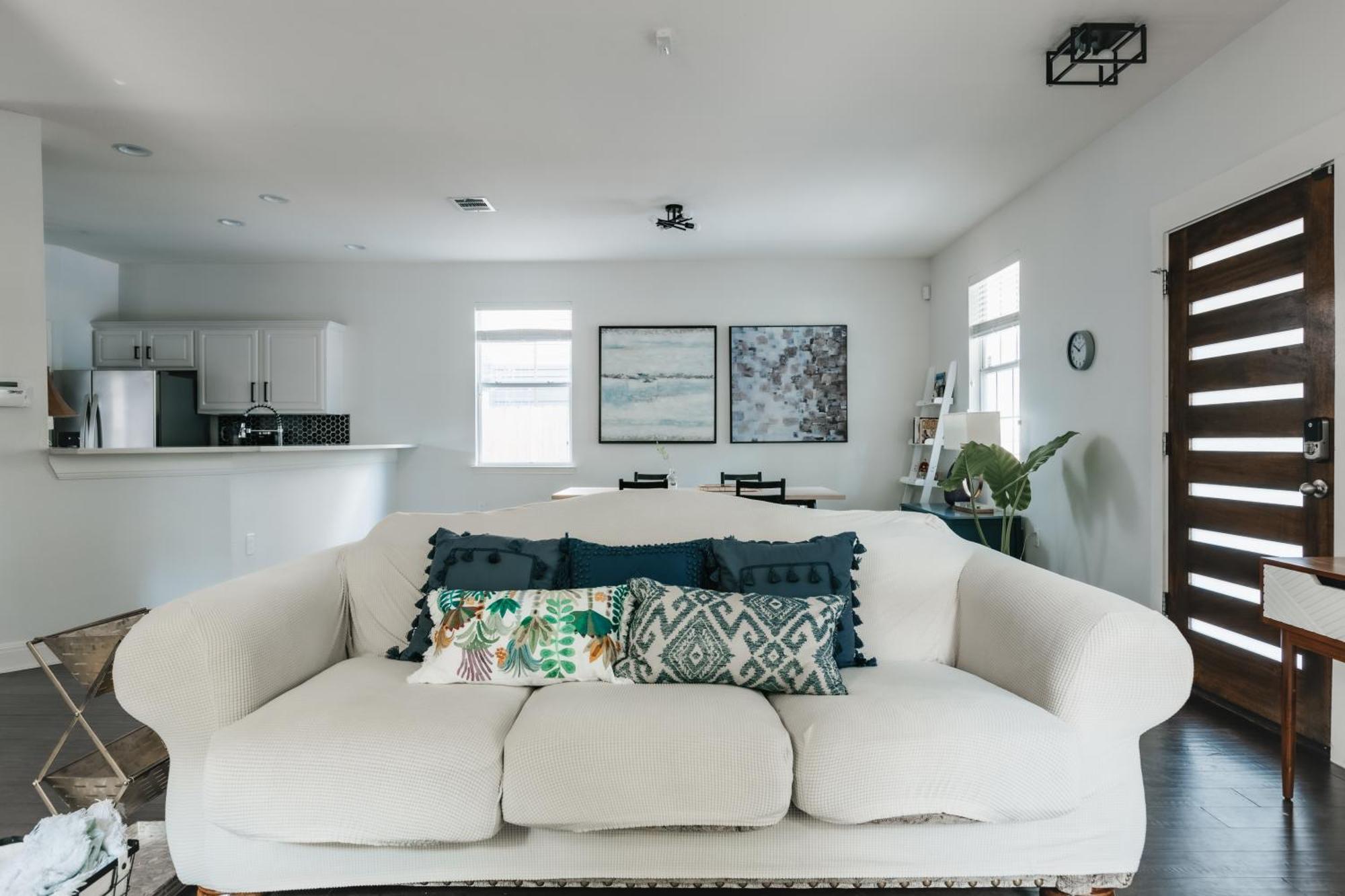 Stylish Downtown Escape, Walk To Brewery -Pool & Relaxation Villa Austin Bagian luar foto